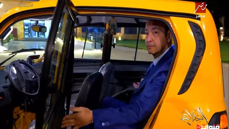  الإعلامي عمرو أديب