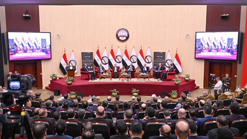 حلقات نقاشية حول