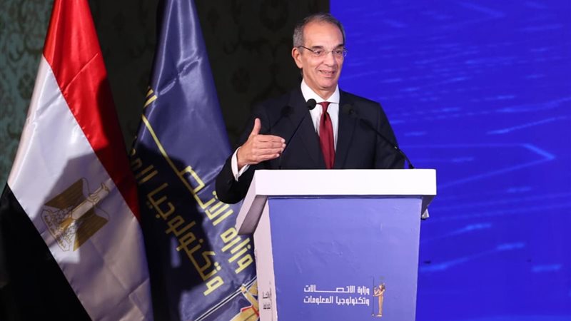 وزير الاتصالات