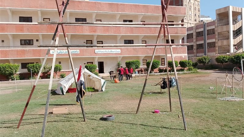 طالبة تتعدى على معلمة