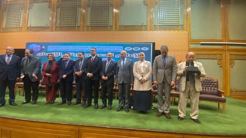 تكريم نقيب الإعلاميين