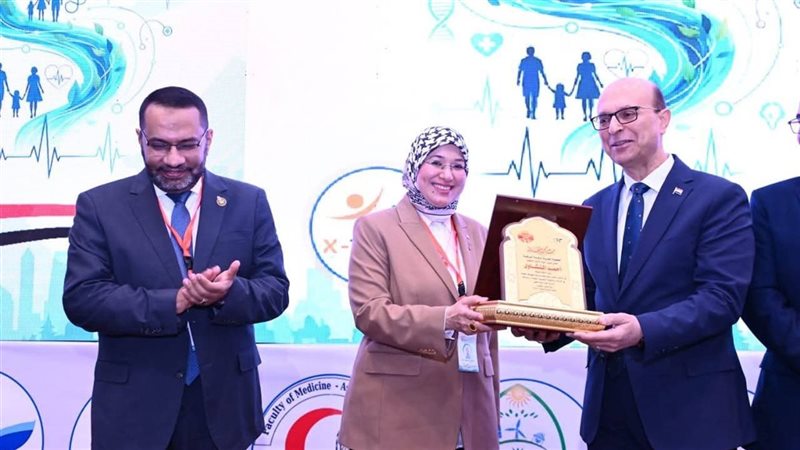 خلال التكريم 