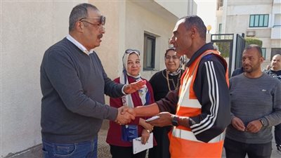 شركة مياه القناة تكثف جهودها لاستقبال الشتاء بتطهير شنايش الأمطار