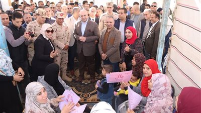 محافظ بني سويف يشيد بدور القوات المسلحة في تعزيز الرعاية الصحية
