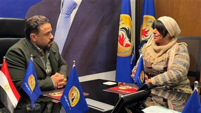 بعد اعتداء الطلاب عليها.. حزب حماة الوطن يكرم معلمة الإسكندرية