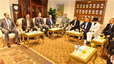 محافظ أسيوط يبحث مع وفد صيني تعزيز الاستثمارات وعرض الفرص الصناعية والزراعية