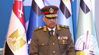وزير الدفاع: القوات المسلحة المصرية كانت ومازالت قوة حكيمة تحمي ولا تهدد 