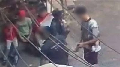 الفيديوهات فضحتهم.. الأمن يضبط 5 متهمين بحوزتهم آيس وهيروين في الجيزة