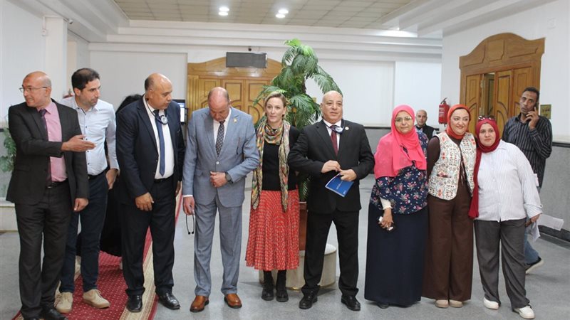 جانب من الزيارة