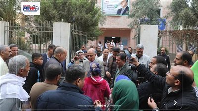 محافظ المنيا يتابع الحالة العامة بشوارع بني محمد سلطان ويشدد لتلبية احتياجاتهم