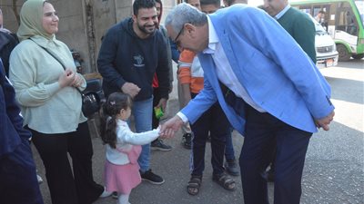 محافظ الغربية يتفقد مواقف طنطا خلال ساعة الذروة ويتابع انتظام حركة النقل