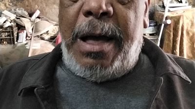 مسن من طنطا يستغيث بوزيري الصحة والتضامن لعلاج ابنته مريضة الصرع