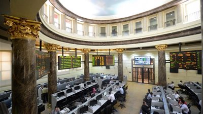 البورصة تختتم تداولات في المنطقة الحمراء بضغط مبيعات الأجانب والمؤسسات