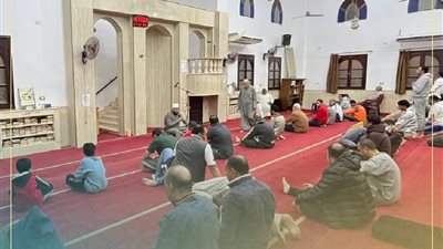 نشر الوعي الديني الصحيح.. أوقاف السويس تستكمل الدروس المنهجية والمجالس العلمية