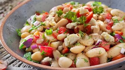 سلطة االفاصوليا البيضاء.. وصفة لذيذة بخطوات بسيطة 