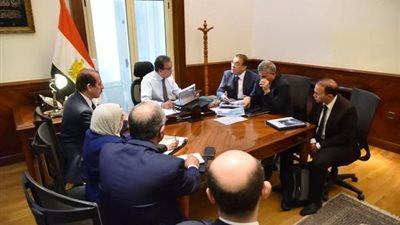 وزير الصحة يبحث مع الرئيس التنفيذي لمدينة اللقاحات مستجدات المشروع