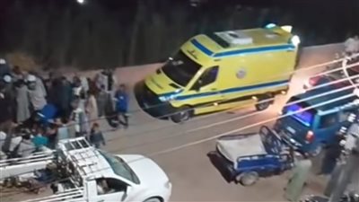 تصادم مروع بالبغدادي.. إصابة 5 في حادث ميكروباص وموتوسيكلين 