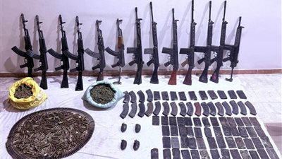 استشهاد شرطي وإصابة ضابط ومصرع 4 عناصر إجرامية في مداهمات لبؤر شديدة الخطورة