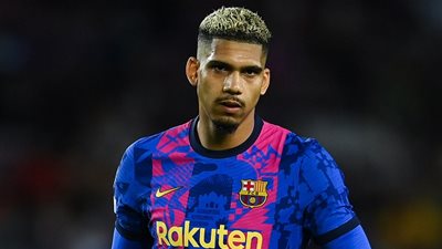 تقرير: أزمات نفسية تضرب أراوخو وبرشلونة يمنحه الوقت للتعافي