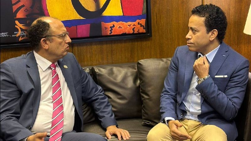 سامح حسين و رئيس