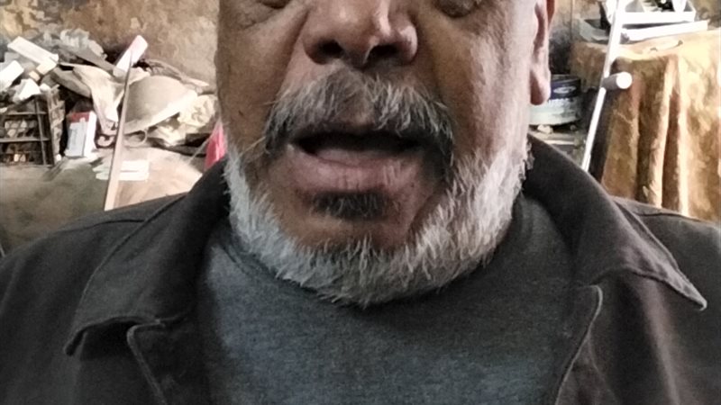 الحج أحمد يستغيث