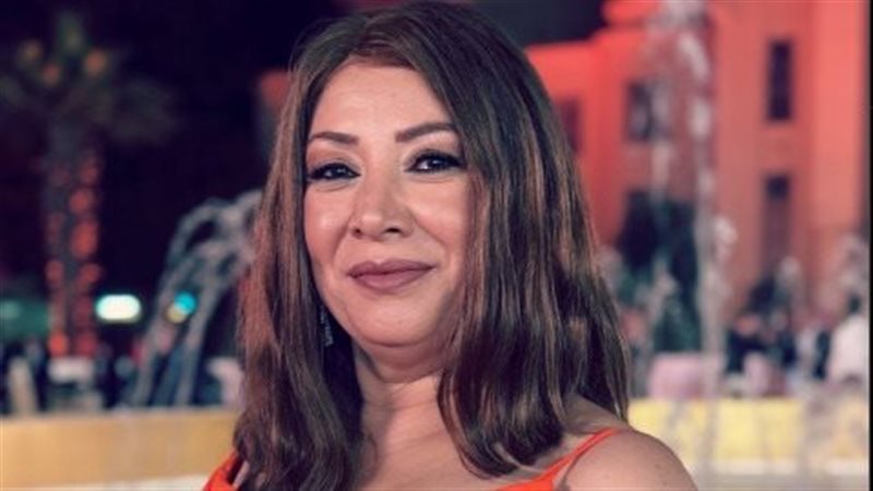 الفنانة إنتصار 