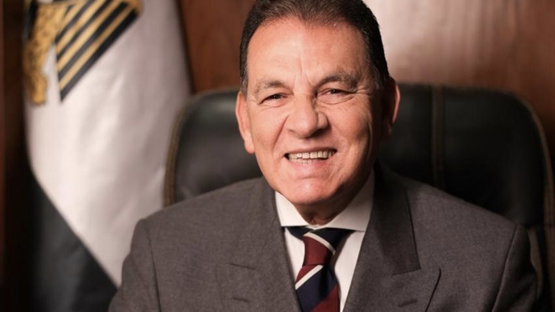 حاتم باشات رئيس لجنة الشئون الإفريقية بمجلس النواب السابق