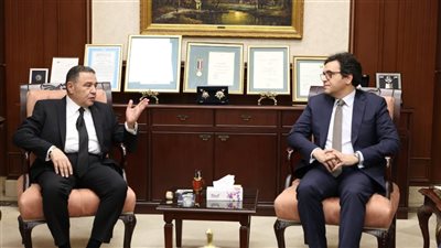وزير الثقافة يلتقي محافظ البحر الأحمر لبحث آليات تعزيز العمل الثقافي بالمحافظة