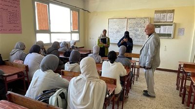مدير تعليم التحرير بالبحيرة يتابع خلال جولاته الميدانية سير العملية التعليمية
