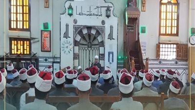 مدير أوقاف أسوان يجتمع بالأئمة للتأكيد على ضوابط العمل الدعوي 