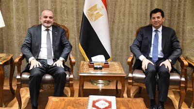 وزير الرياضة يستقبل رئيس الاتحاد الدولي للسلاح المهندس عبد المنعم الحسيني