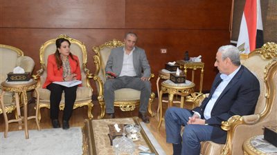 محافظ الغربية: لن ندّخر جهدًا لدعم تشغيل مرفق نقل آمن يليق بالمواطنين