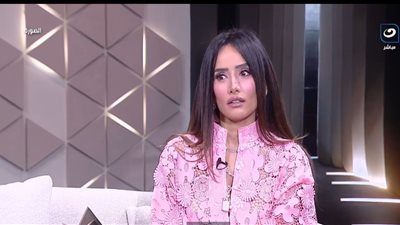 زينة تكشف مفهومها الحقيقي للرجولة وتهاجم شخصية صلاح في «ورد وشوكولاتة»