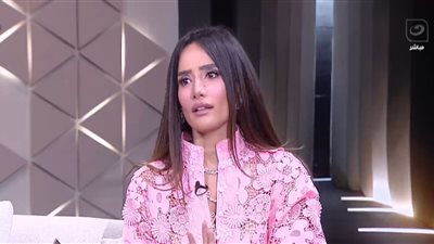 «مشوفتش رجالة في حياتي».. زينة: تعبت وأمنيتي الصحة والستر وحماية عائلتي