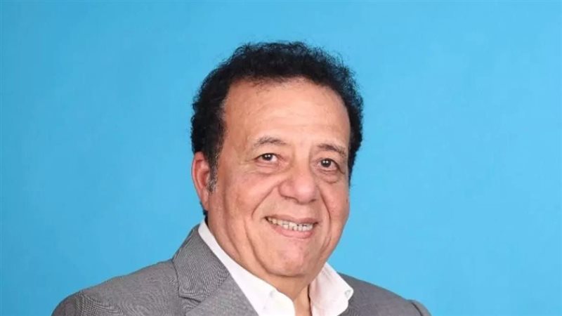 الدكتور عاطف عبد