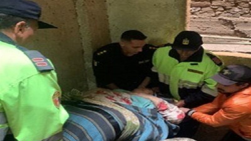 نقل سيدة مريضة لتلقى