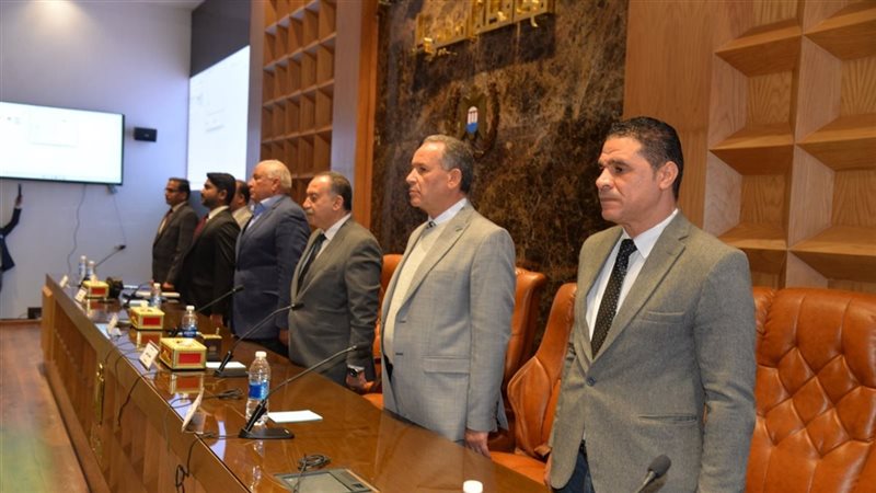 محافظ أسيوط 