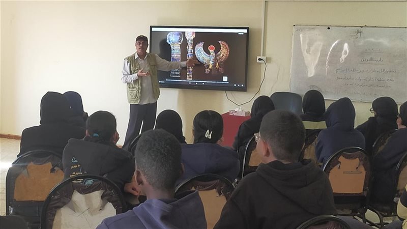 جانب من الندوة 