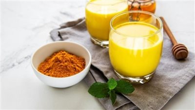 طريقة تحضير الحليب الذهبي بالكركم .. مشروب صحي ولذيذ 	