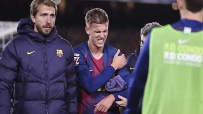 برشلونة يعلن غياب داني أولمو شهرًا بسبب إصابة في الكتف