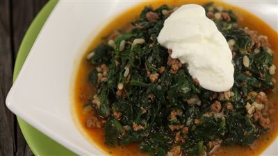 طريقة عمل السبانخ بالصلصة.. خطوات سهلة وبسيطة لوصفة شهية 