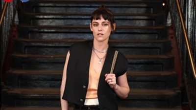 نجوم الموضة وهوليوود في عرض Métiers d’Art من شانيل بمدينة نيويورك 