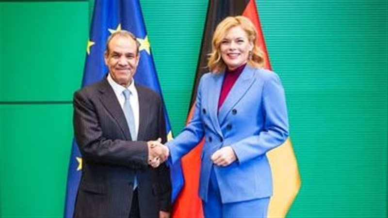 وزير الخارجية يلتقي