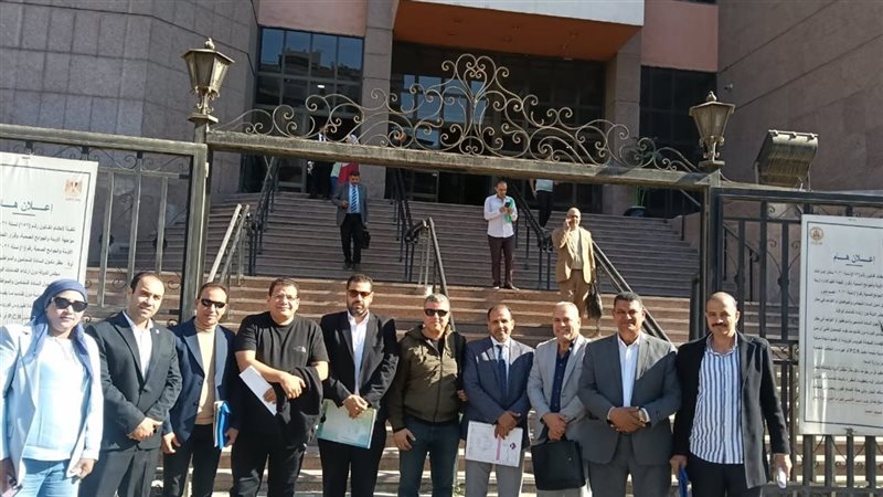 المتقدمين بالطعون