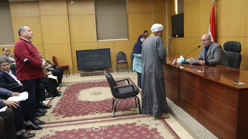 محافظ بنى سويف خلال