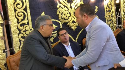 محافظ الدقهلية يقدم واجب العزاء لأسر ضحايا حريق سوق الخواجات