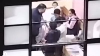 معلم يعتدي بالضرب على طلاب داخل فصل بمدرسة بالشرقية