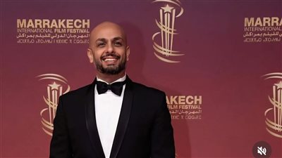 أحمد مراد يتجاهل الانتقادات الموجهة له وينشر صور من مؤتمر فيلم الست