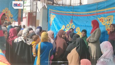 السيدات تتصدرن المشهد أمام مدرسة دسيا بالفيوم في اليوم الثاني لانتخابات النواب