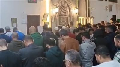 المئات يؤدون صلاة الجنازة على جثمان السباح يوسف محمد ببورسعيد